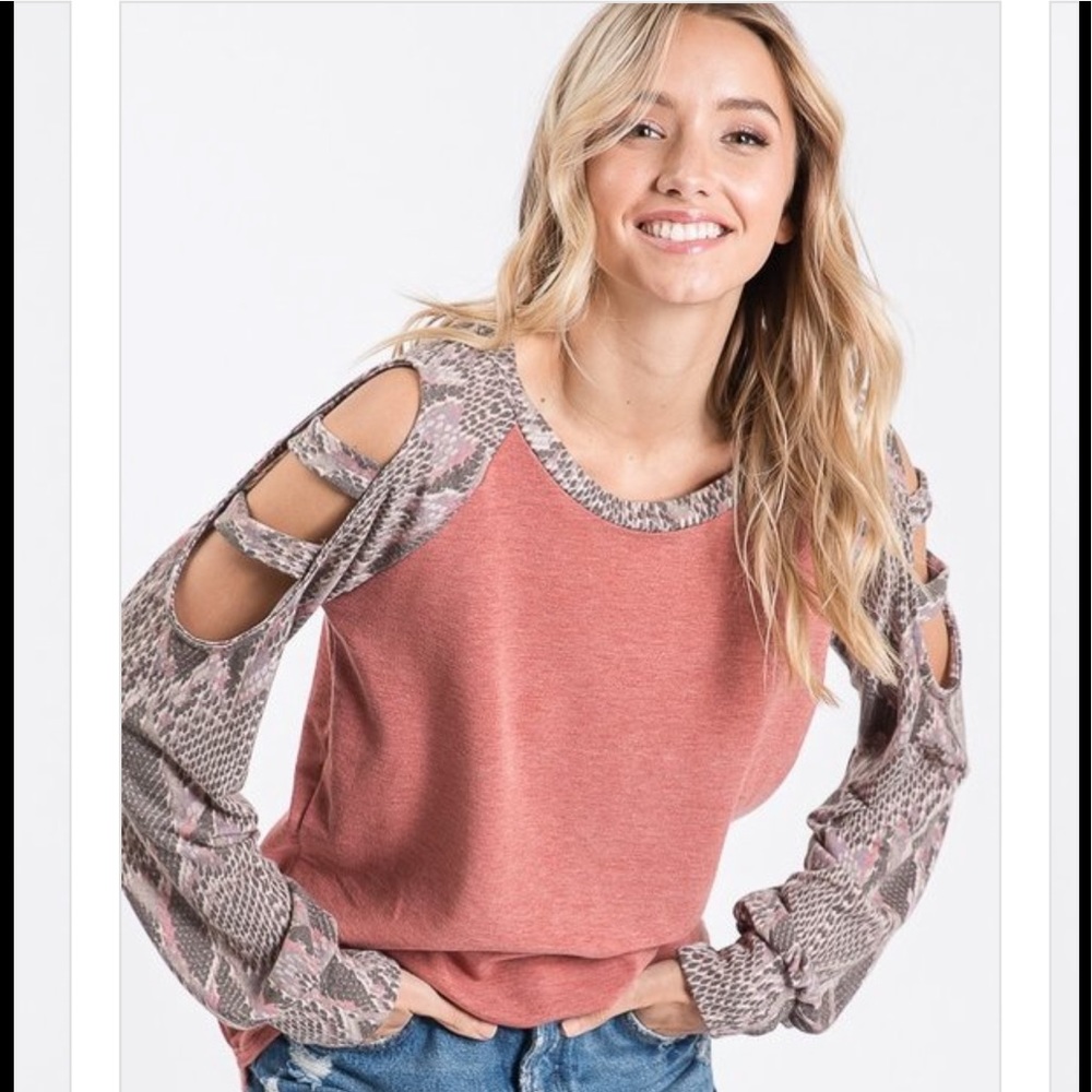 RAGLAN SLEEVE TOP